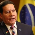 Novo exame de Mourão dá negativo para coronavírus, e vice deixará isolamento