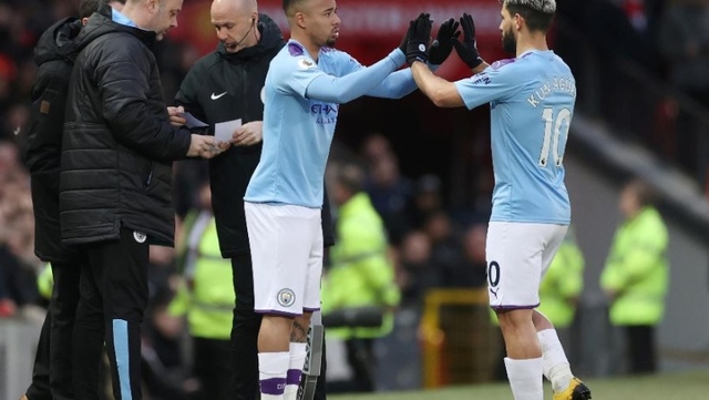 Risco de lesões em atletas na volta da Premier League é 25% maior, diz estudo