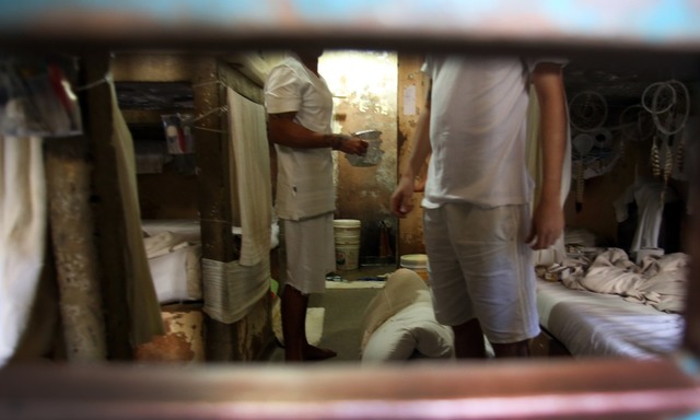 OAB de SP quer facilitar a liberação de 25 mil presos no Estado por conta da Covid-19 OAB de SP quer facilitar a liberação de 25 mil presos no Estado por conta da Covid-19