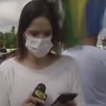 Servidora do governo, apoiadora de Bolsonaro, diz que bandeirada em jornalista foi acidente