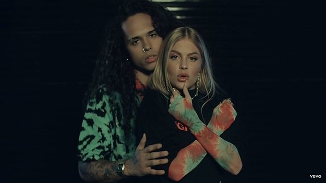 Vitão se hospeda na casa de Luísa Sonza e fãs sugerem romance Vitão se hospeda na casa de Luísa Sonza e fãs sugerem romance