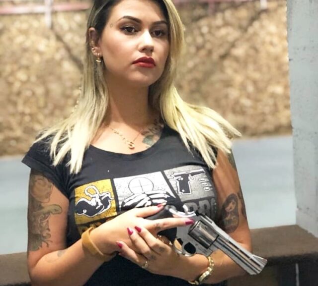 Ministro do STF manda prender Sara Winter e mais cinco em inquérito sobre atos antidemocráticos Ministro do STF manda prender Sara Winter e mais cinco em inquérito sobre atos antidemocráticos