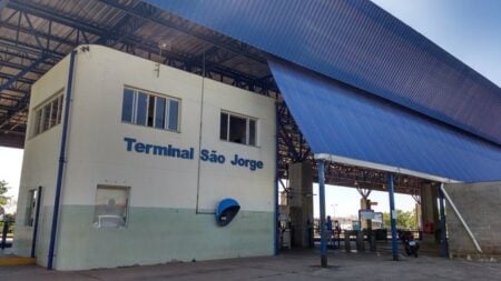 Indivíduo embriagado ameaça adolescentes e diz que “atiraria nos guardas” em terminal de Piracicaba
