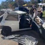 Carro fica destruído após colidir em caminhão; veja fotos