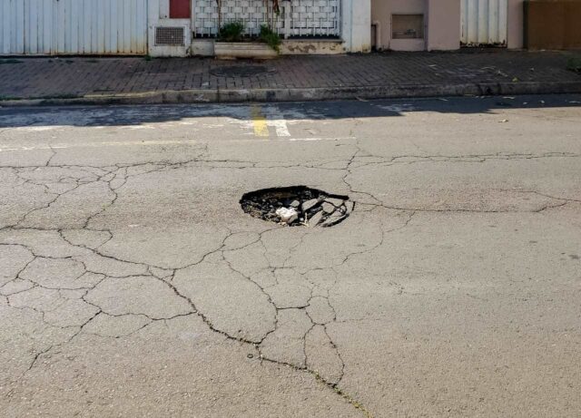 Uma foto do buraco Uma foto do buraco