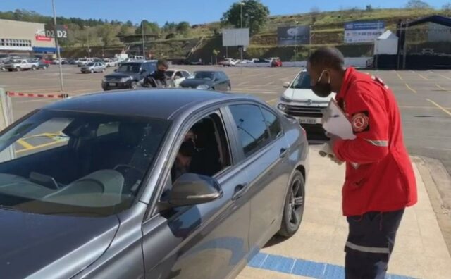 Drive-thru de carros dentro de shopping em Botucatu é proibido, diz governo Drive-thru de carros dentro de shopping em Botucatu é proibido, diz governo