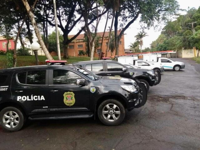 Uma foto da viatura da Polícia Civil