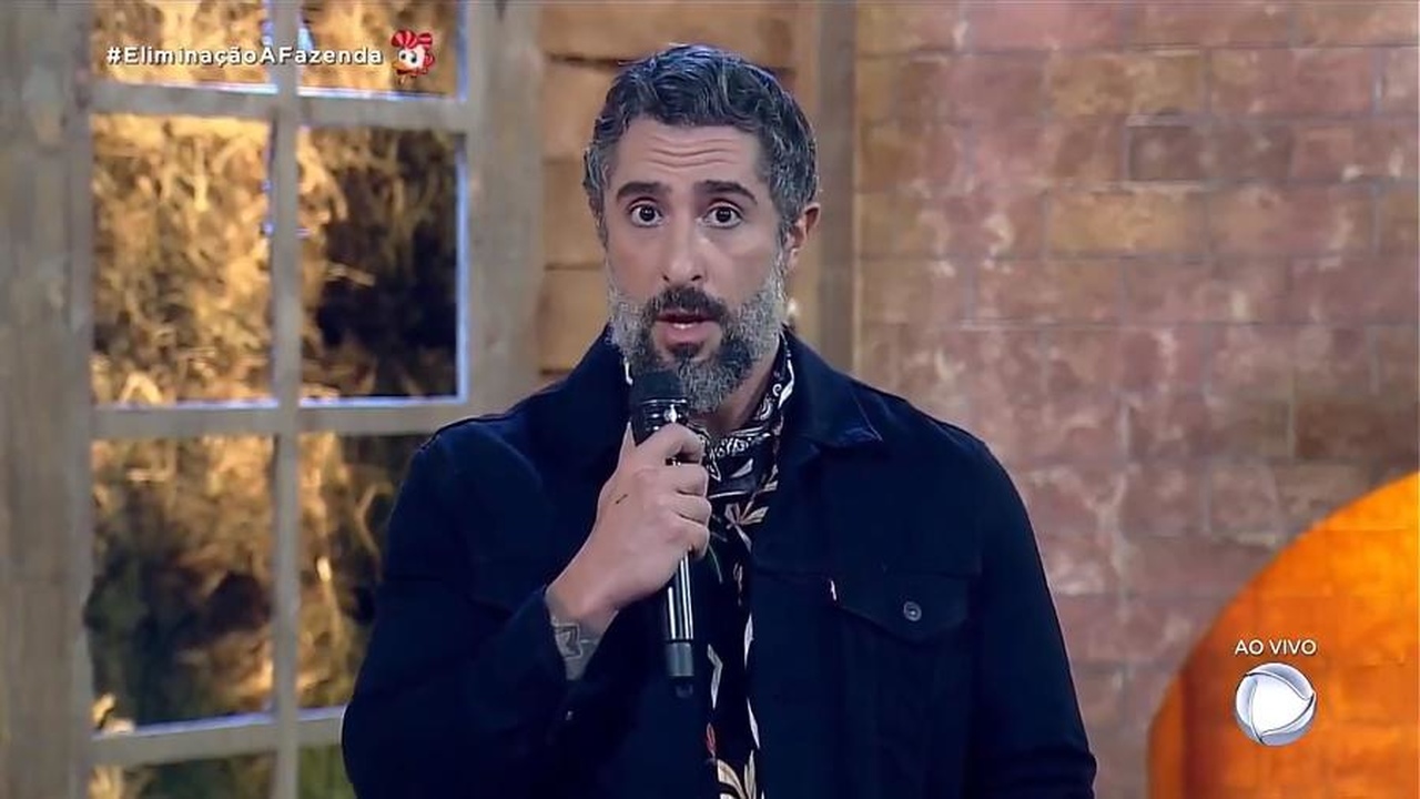 Uma foto de Marcos Mion apresentando A Fazenda