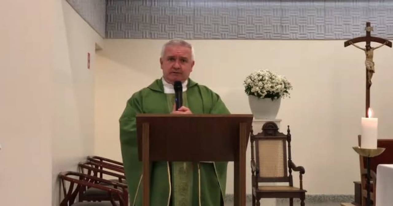 Padre diz que Bolsonaro é ‘bandido’ e que eleitor dele tem que se confessar