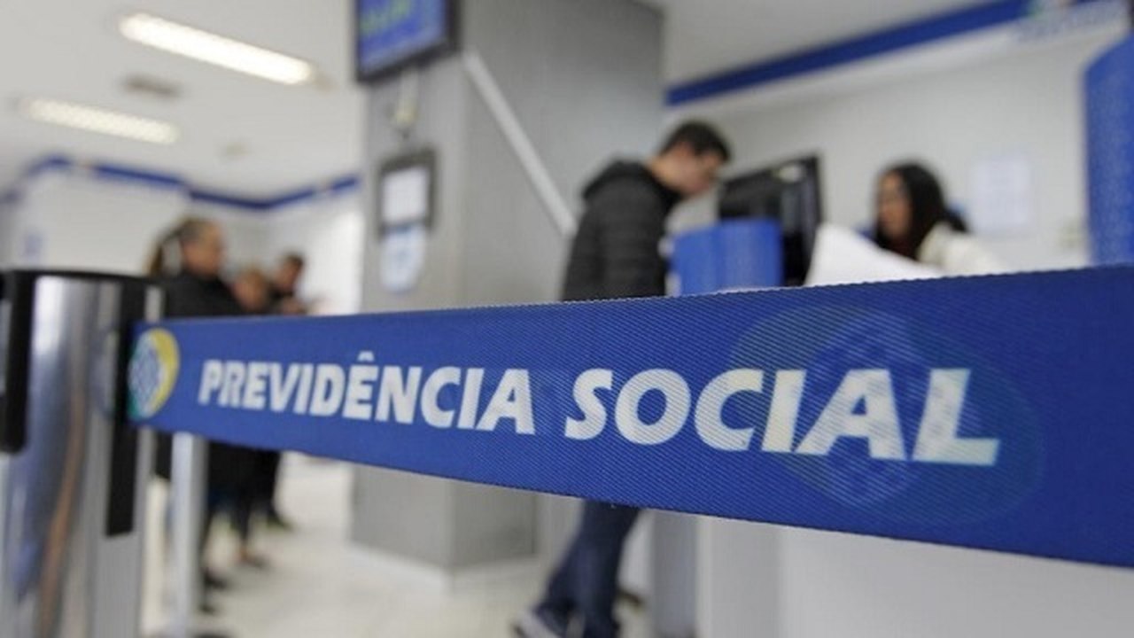 Idosos acima de 80 anos podem agendar prova de vida em casa