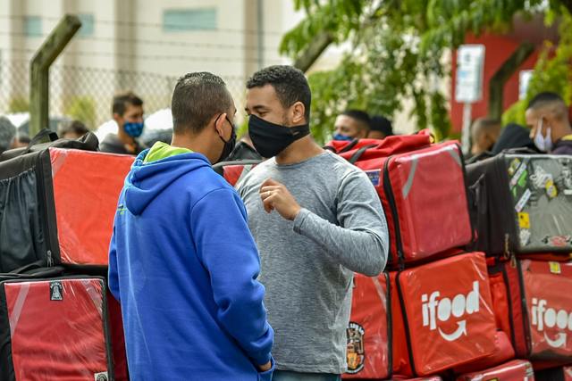 Motoqueiros entregadores de aplicativos fazem protesto nesta manhã, em Piracicaba Motoqueiros entregadores de aplicativos fazem protesto nesta manhã, em Piracicaba