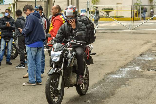 Motoqueiros entregadores de aplicativos fazem protesto nesta manhã, em Piracicaba Motoqueiros entregadores de aplicativos fazem protesto nesta manhã, em Piracicaba