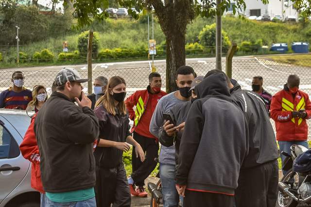 Motoqueiros entregadores de aplicativos fazem protesto nesta manhã, em Piracicaba Motoqueiros entregadores de aplicativos fazem protesto nesta manhã, em Piracicaba