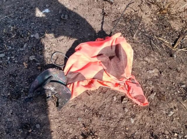 Uma foto dos objetos encontrados ao lado do corpo carbonizado Uma foto dos objetos encontrados ao lado do corpo carbonizado