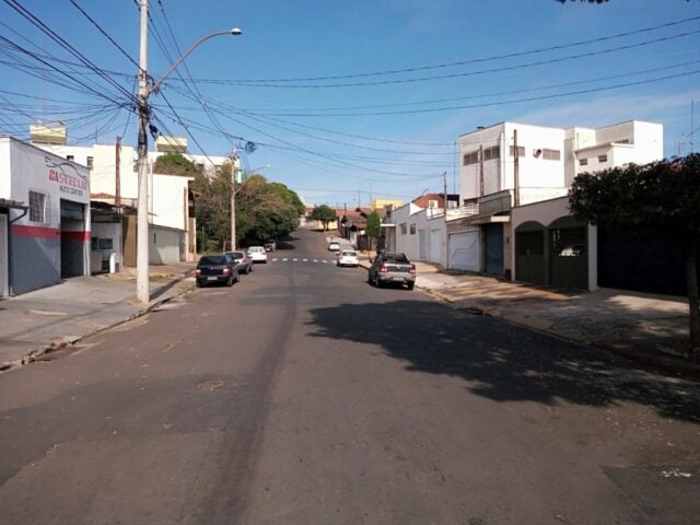 Uma foto de rua que será beneficiada com as obras contra alagamento