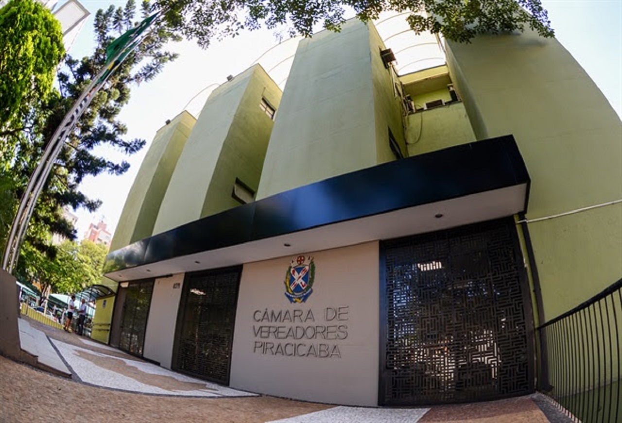 Justiça de Piracicaba nega liminar para proibir votação do aumento do IPTU e diz ser de responsabilidade dos vereadores aprovar, rejeitar ou modificar proposta