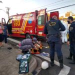 Em Piracicaba, condutor desrespeita semáforo e atropela homem em grave acidente