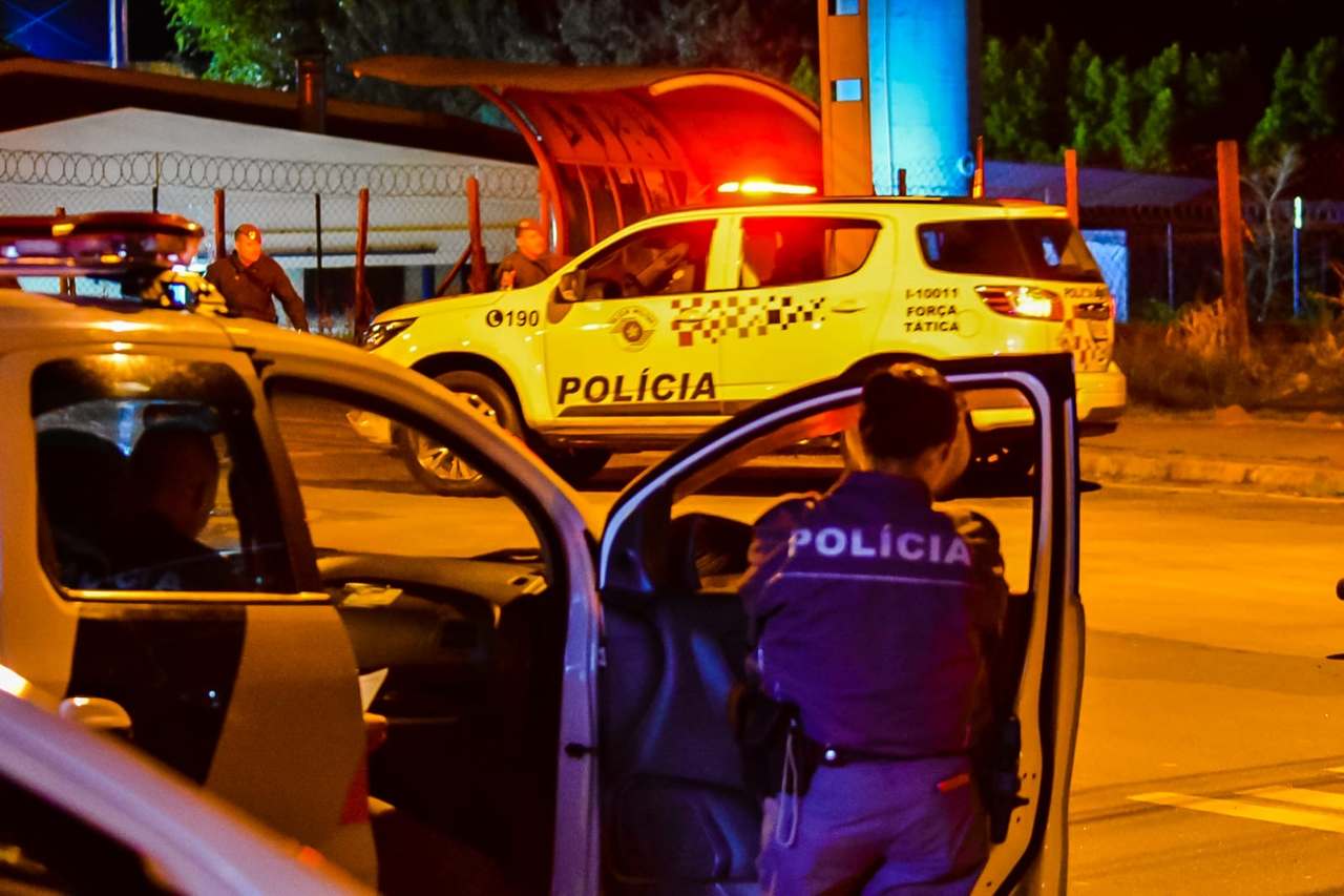 Uma foto que mostra a cena do crime, na Avenida Brasília, em Piracicaba Uma foto que mostra a cena do crime, na Avenida Brasília, em Piracicaba