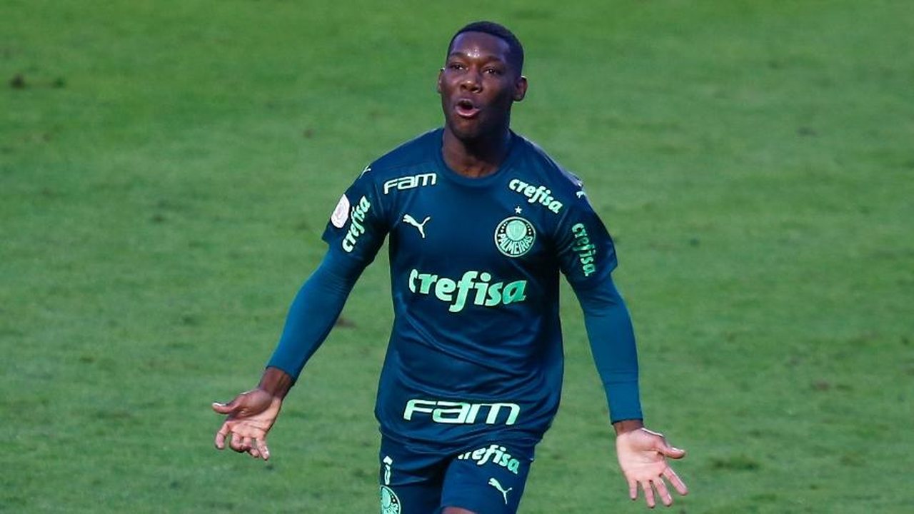 Palmeiras nega negociação com o Benfica por Patrick de Paula