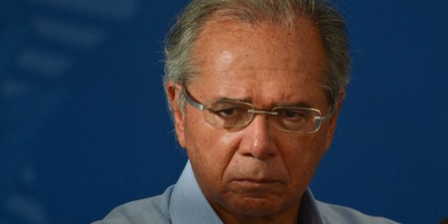 uma foto do ministro da economia Paulo Guedes
