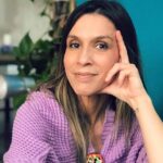Sarah Oliveira comemora 20 anos da estreia na MTV Brasil