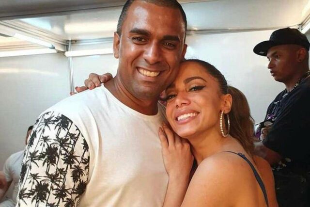 uma foto da anitta e seu irmão Felipe Terra