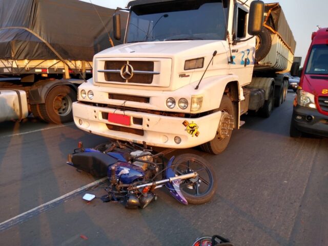 Acidente entre moto e caminhão deixa uma vítima na manhã desta terça (29), em Piracicaba