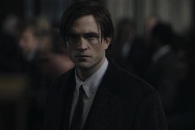 'The Batman' tem filmagens suspensas após Robert Pattinson contrair Covid-19 'The Batman' tem filmagens suspensas após Robert Pattinson contrair Covid-19
