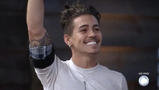 Uma foto do Biel no momento em que faturou o carro Uma foto do Biel no momento em que faturou o carro