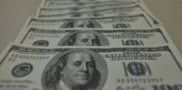 uma foto do dólar desta sexta-feira 04-09-2020