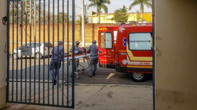 Em Piracicaba, homem de 62 anos cai de barração e é socorrido às pressas pelo resgate Em Piracicaba, homem de 62 anos cai de barração e é socorrido às pressas pelo resgate