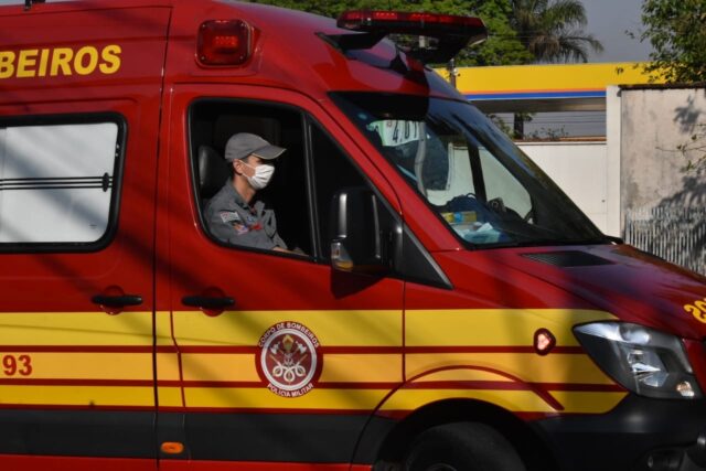 Acidente entre carro e moto deixa jovem de 21 anos ferido, em Piracicaba Acidente entre carro e moto deixa jovem de 21 anos ferido, em Piracicaba
