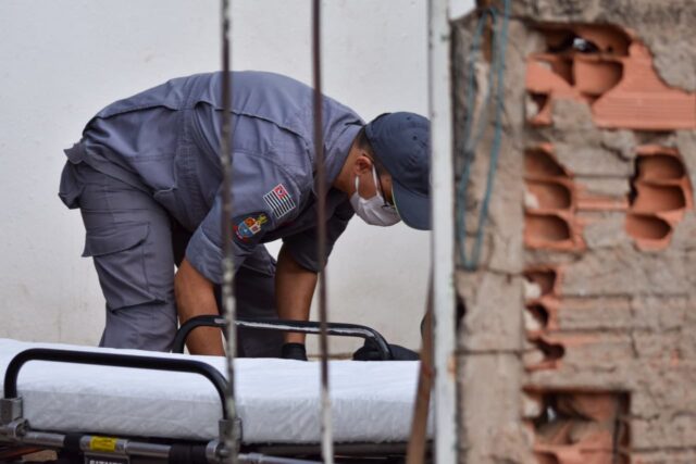 Em Piracicaba, jovem de 24 anos é socorrido às pressas após ser espancado a pauladas Em Piracicaba, jovem de 24 anos é socorrido às pressas após ser espancado a pauladas
