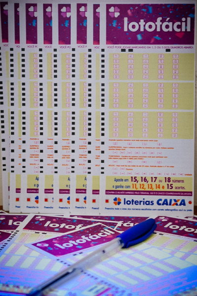 Lotofácil 2043 desta segunda-feira (28); confira o resultado