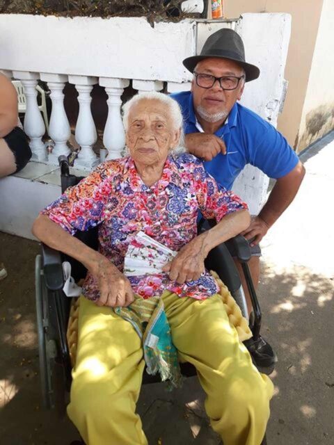 Em Piracicaba, moradora famosa do bairro São Jorge completa 100 anos e ganha festa Em Piracicaba, moradora famosa do bairro São Jorge completa 100 anos e ganha festa