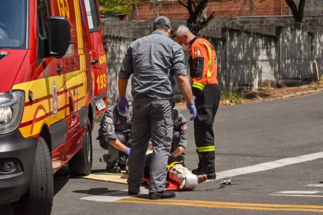 Em Piracicaba, mulher fica com fratura exposta após se envolver em grave acidente Em Piracicaba, mulher fica com fratura exposta após se envolver em grave acidente