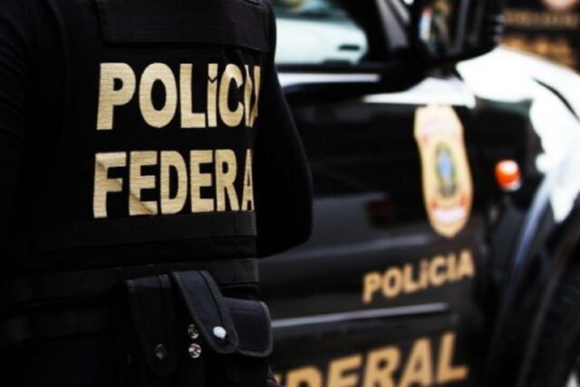 Uma foto que mostra a viatura da Polícia Federal Uma foto que mostra a viatura da Polícia Federal