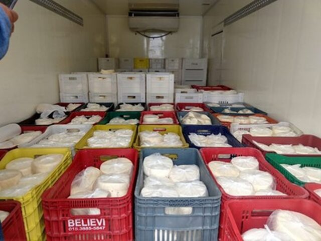 3,1 toneladas de queijo impróprio para consumo são apreendidas em Limeira 3,1 toneladas de queijo impróprio para consumo são apreendidas em Limeira