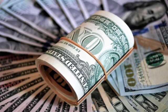 uma foto da cédula do dólar desta segunda-feira 21-09-2020