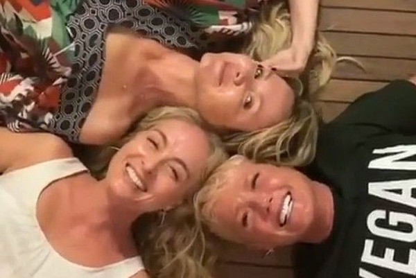 Xuxa, Angélica e Eliana publicam fotos e vídeos de reencontro