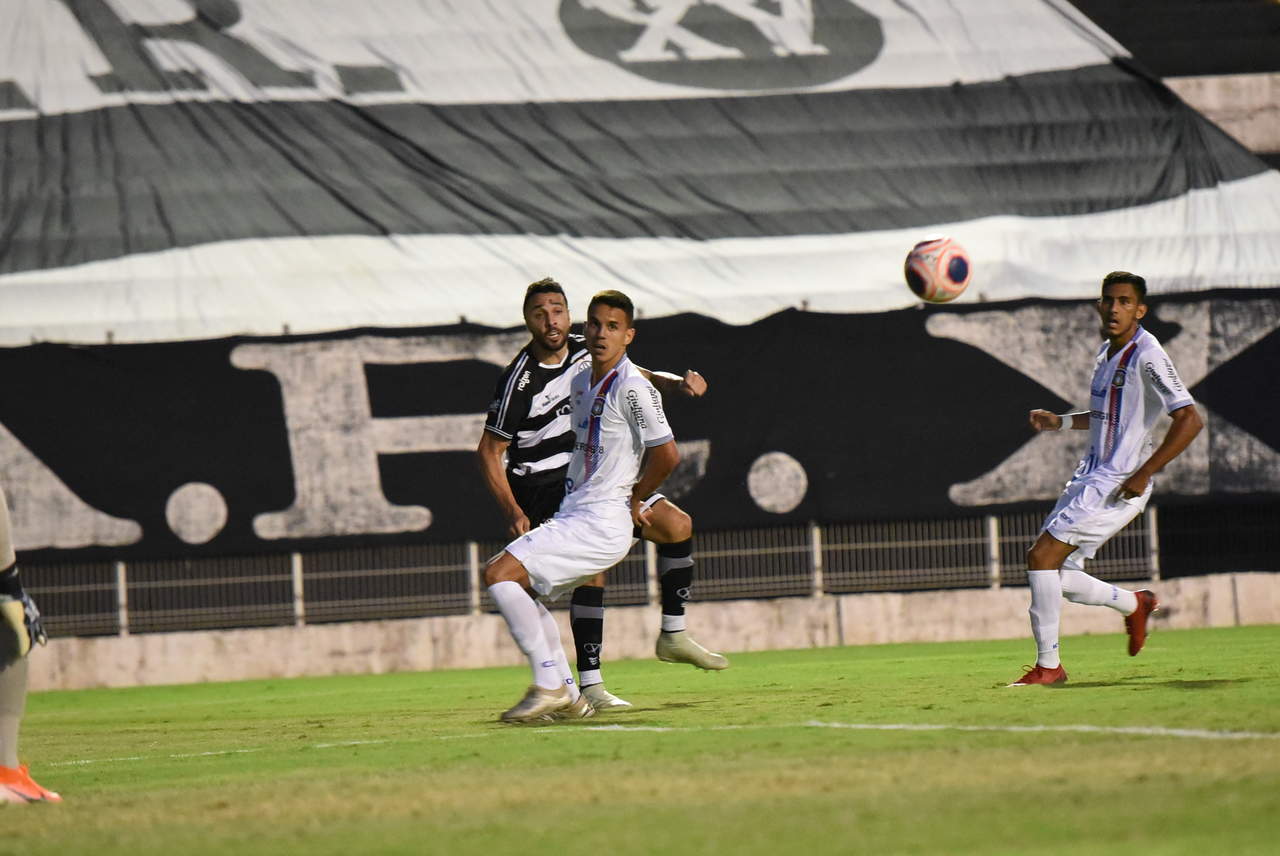 Técnico do XV diz que último resultado não era o desejado, mas ainda confia no acesso