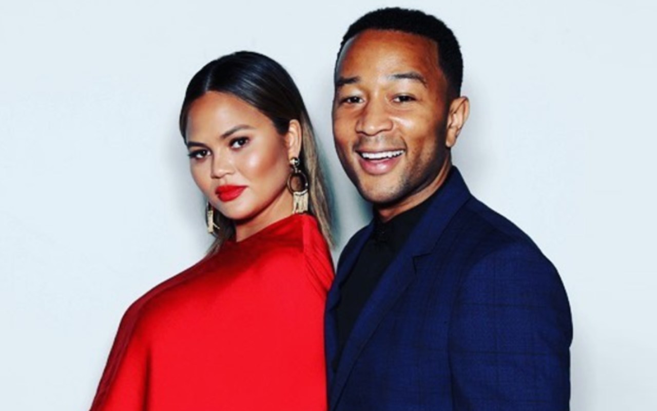 Filho de John Legend e Chrissy Teigen morre após complicações no parto