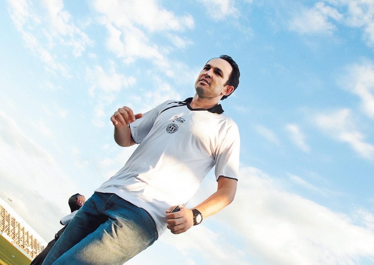 Moisés Egert retorna ao XV, clube em que começou como treinador com acessos e título do Paulistão A2