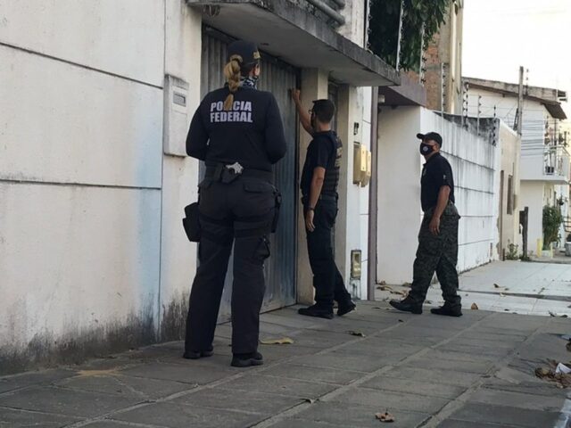 Polícia Federal deflagra operação para apurar fraudes no Seguro-Desemprego Polícia Federal deflagra operação para apurar fraudes no Seguro-Desemprego