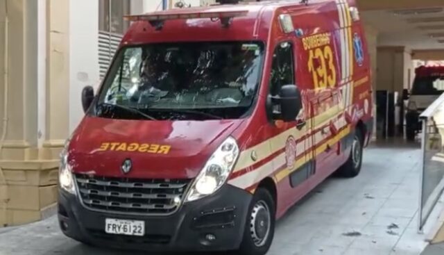 Bombeiros são acionados em Piracicaba para socorrer idoso em parada cardíaca na rua Bombeiros são acionados em Piracicaba para socorrer idoso em parada cardíaca na rua