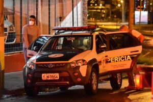 Em Piracicaba, oficina pega fogo e 11 carros são destruídos