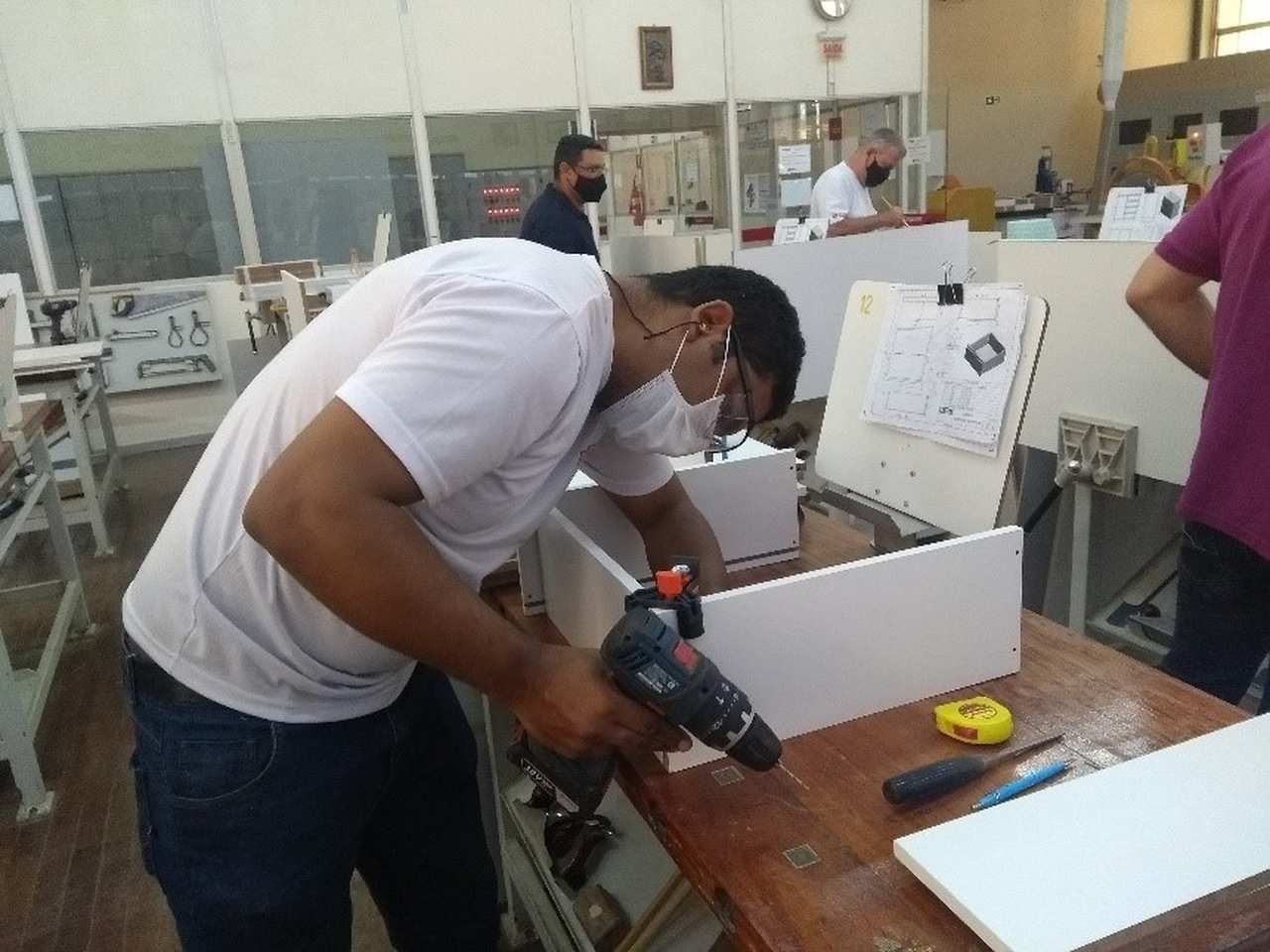 Escola SENAI Piracicaba Vila está com matrículas abertas para cursos de marcenaria e projeto de móveis