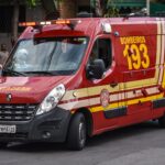Em Piracicaba (SP), motociclista fica desmaiado no chão após acidente