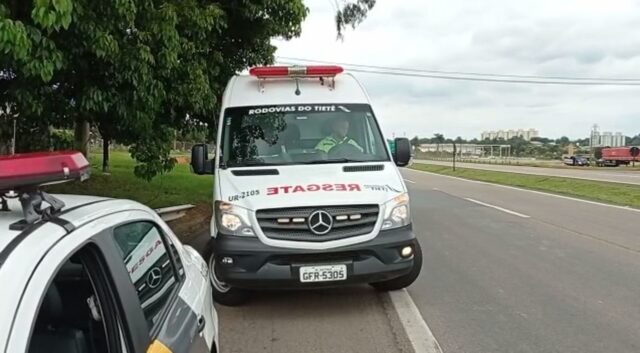 Em Piracicaba, pneu de moto estoura e deixa duas vítimas em rodovia