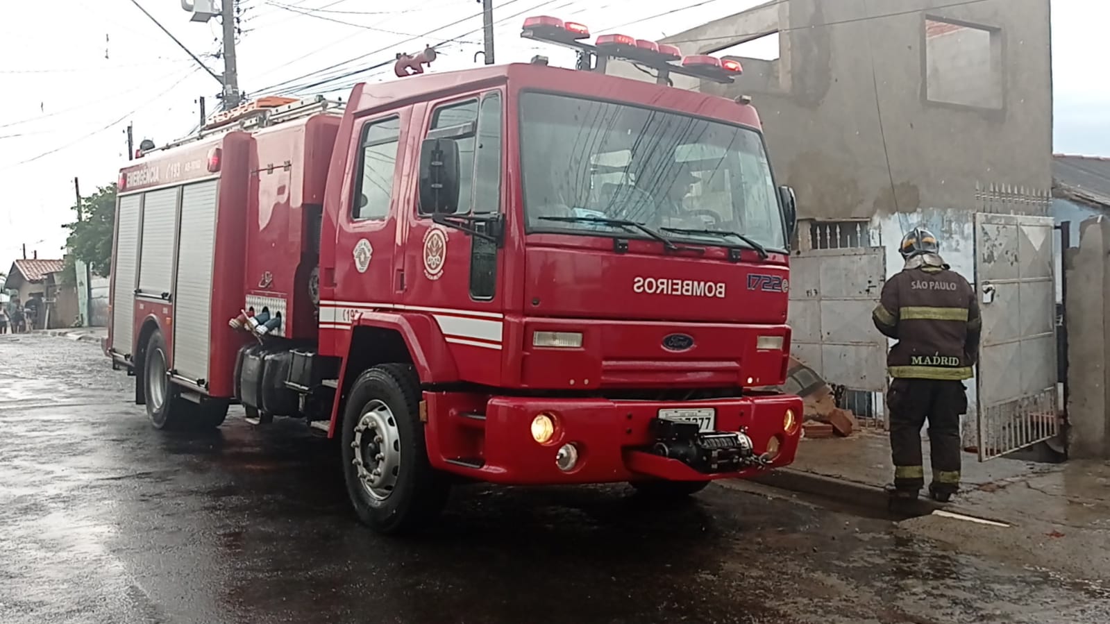 Piracicaba (SP): mulher coloca fogo no quarto e mobiliza bombeiros